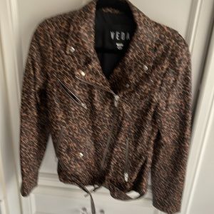 Size L Veda leather leopard print moto jacket
